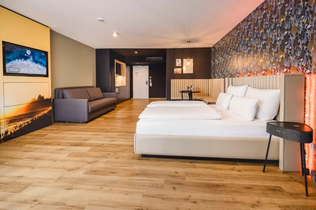 Apartment Hotel mit Bett und Schlafsofa