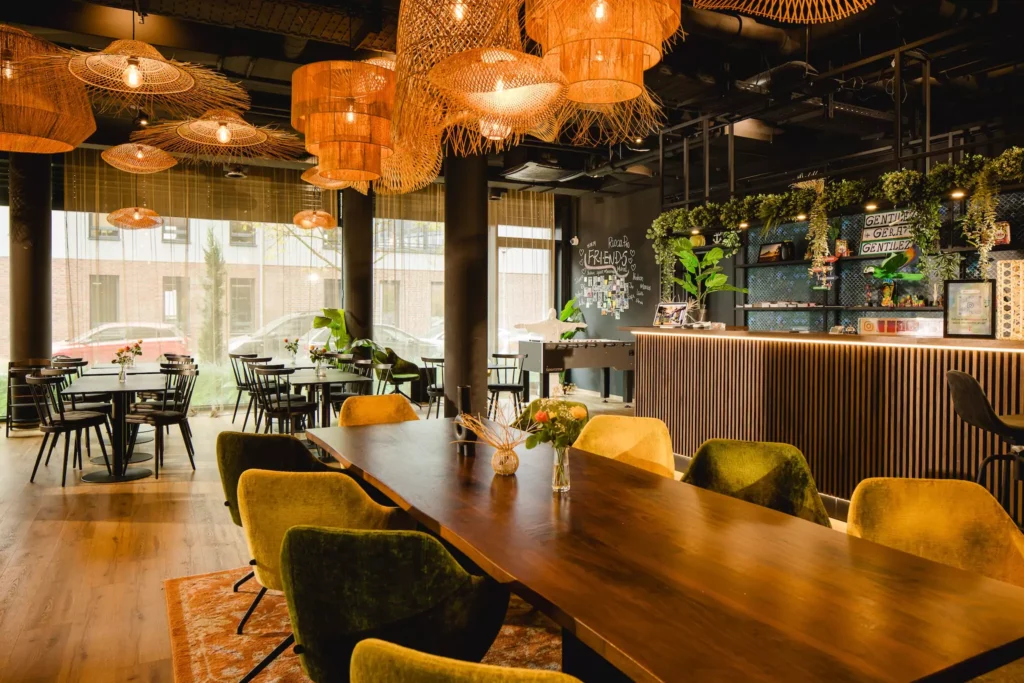 Lobby und Frühstücksbereich in Hotel