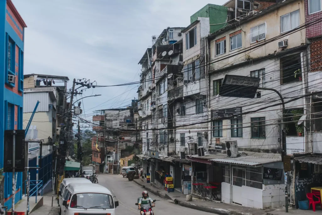 Straßen der Rocianha-Favela-Rio-de-Janeiro