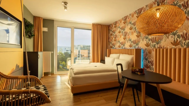 Großes Bett in Design Hotel Zimmer