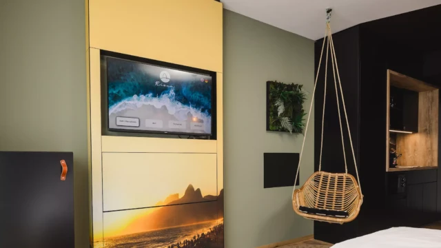 Modernes Serviced Apartment Hotel mit Doppelbett, TV und Küche